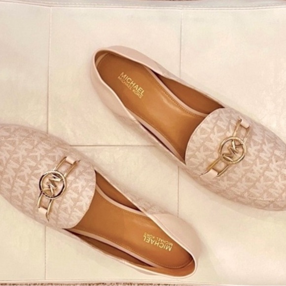 Michael Kors Tan Leather Tracee Monogrammed Loafers Size 10 NWOT - Picture 6 of 9